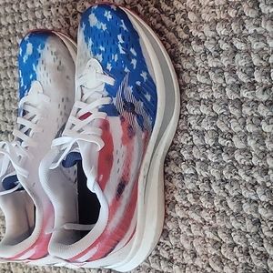 Saucony Endorphin Speed hard to find USA